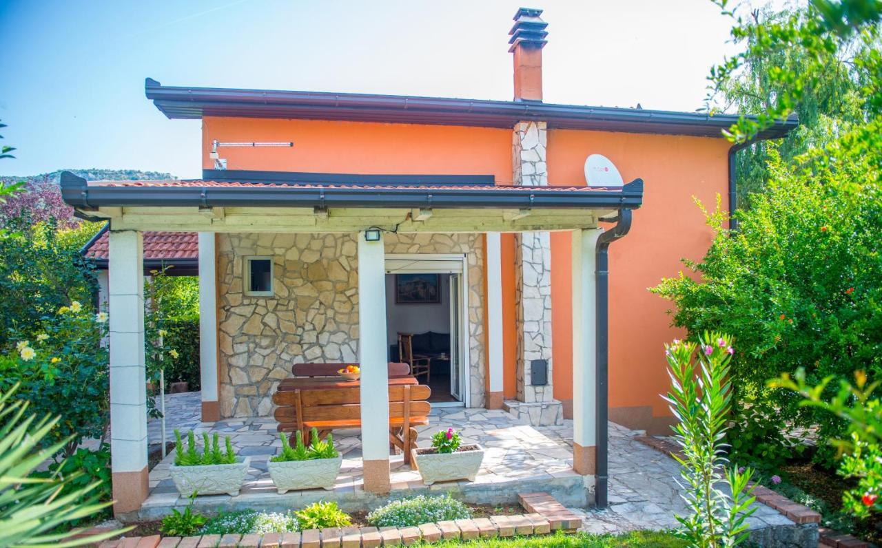 Holiday Home Narona Мостар Екстериор снимка